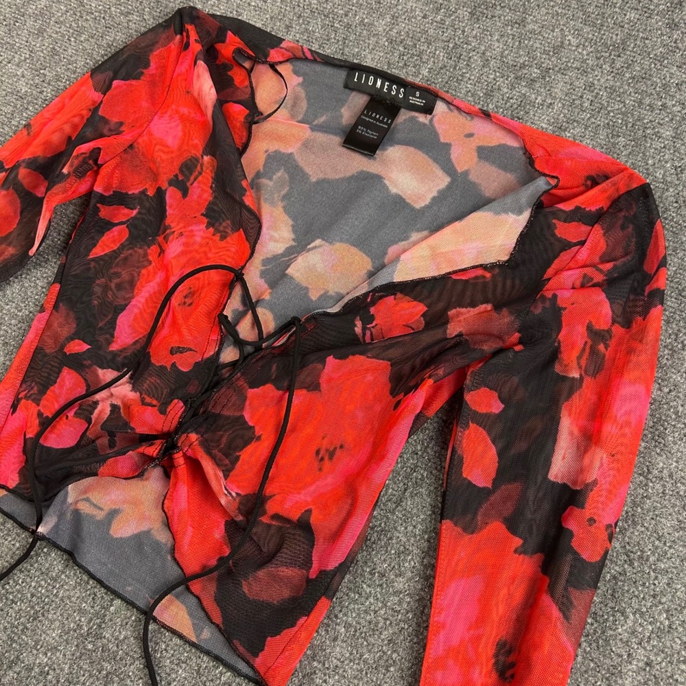 Lioness Red Floral Mesh Lace Up Front Long Sleeve Crop Top Small
